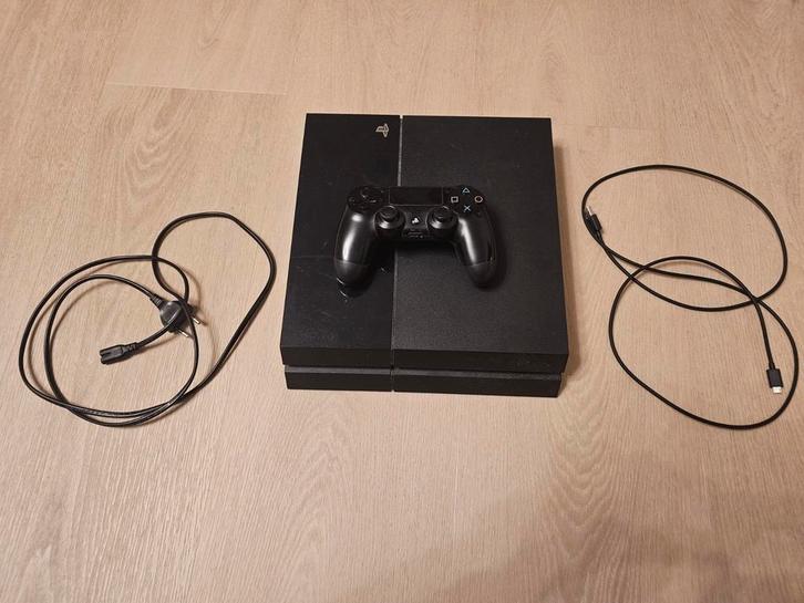 Sony PlayStation 4 (PS4) – Compleet met controller en kabels, Spelcomputers en Games, Spelcomputers | Sony PlayStation 4, Gebruikt