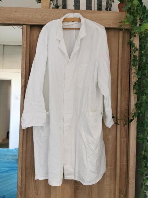 Witte jas maat 2x XL, Hobby en Vrije tijd, Feestartikelen, Zo goed als nieuw, Feestartikel, Carnaval, Ophalen of Verzenden