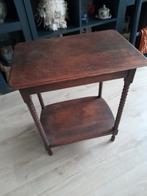 Antieke bijzettafel met spiraalpoten, Huis en Inrichting, Tafels | Bijzettafels, Gebruikt, Rechthoekig, Hout, Antiek