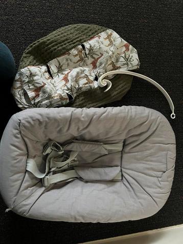 Newborn set stokke tripp trapp stoel beschikbaar voor biedingen
