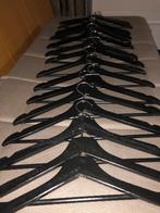20 zwarte kledinghangers, Ophalen of Verzenden, Zo goed als nieuw, Hout