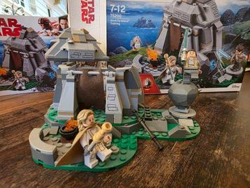 LEGO Star Wars Ahch-To Island Training 75200  beschikbaar voor biedingen