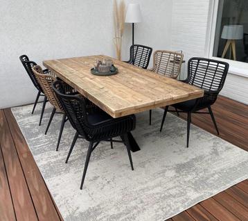 Steigerhout tafel eettafel met industriële onderstel.  beschikbaar voor biedingen