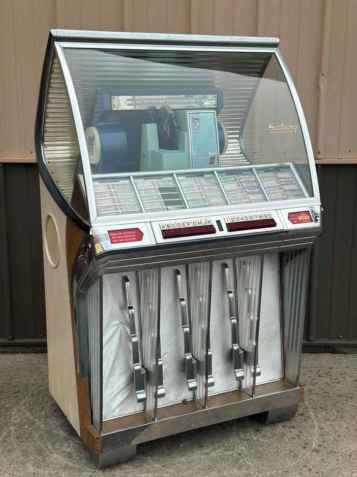 JUKEBOX: Seeburg model HF100R juke-box, Verzamelen, Automaten | Jukeboxen, Zo goed als nieuw, Seeburg, 1950 tot 1960, Ophalen