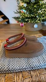 UGG Tazz - Maat 40, Kleding | Dames, Schoenen, UGG, Bruin, Ophalen of Verzenden, Zo goed als nieuw