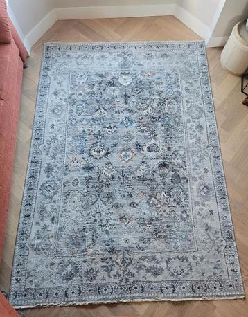Vloerkleed 160x230cm beschikbaar voor biedingen