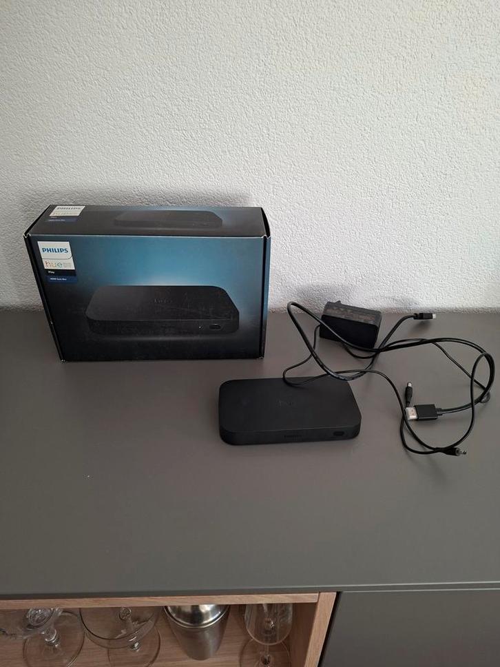 Philips Hue HDMI Sync Box 4K, Audio, Tv en Foto, Converters, Zo goed als nieuw, Ophalen of Verzenden