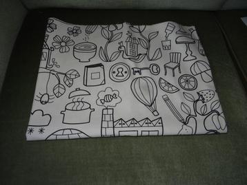 CREATIEF - TEXTIELSTIFTEN en stof om te kleuren (Nieuw) beschikbaar voor biedingen