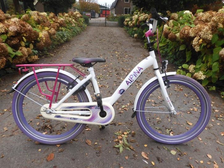 Mooie wit/roze Alpina Girlpower in de maat 22 inch, Fietsen en Brommers, Fietsen | Meisjes, Zo goed als nieuw, 22 inch, Ophalen