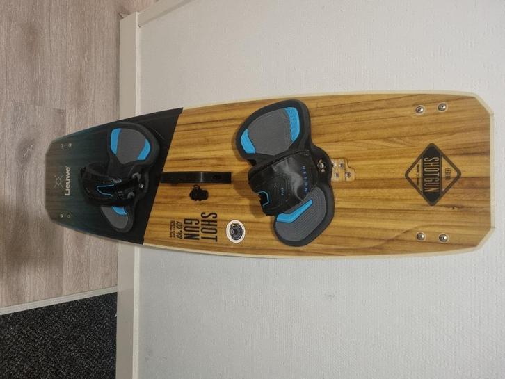 Lieuwe shotgun 133, Watersport en Boten, Kitesurfen, Gebruikt, Kiteboard, 12 m², Twintip, Ophalen