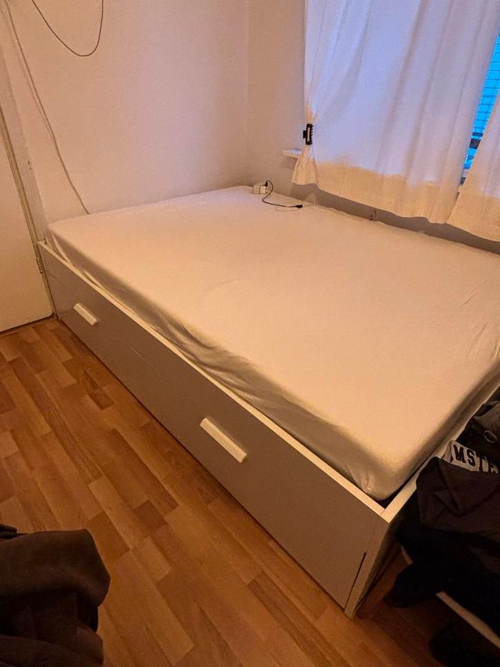 IKEA Bedframe 140x200 met lades, Huis en Inrichting, Slaapkamer | Bedden, Zo goed als nieuw, Tweepersoons, 140 cm, 200 cm, Hout