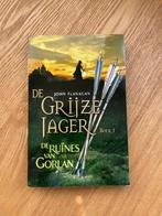 De Grijze Jager: De Ruïnes van Gorlan - John Flanagan, Ophalen of Verzenden, Zo goed als nieuw, John Flanagan