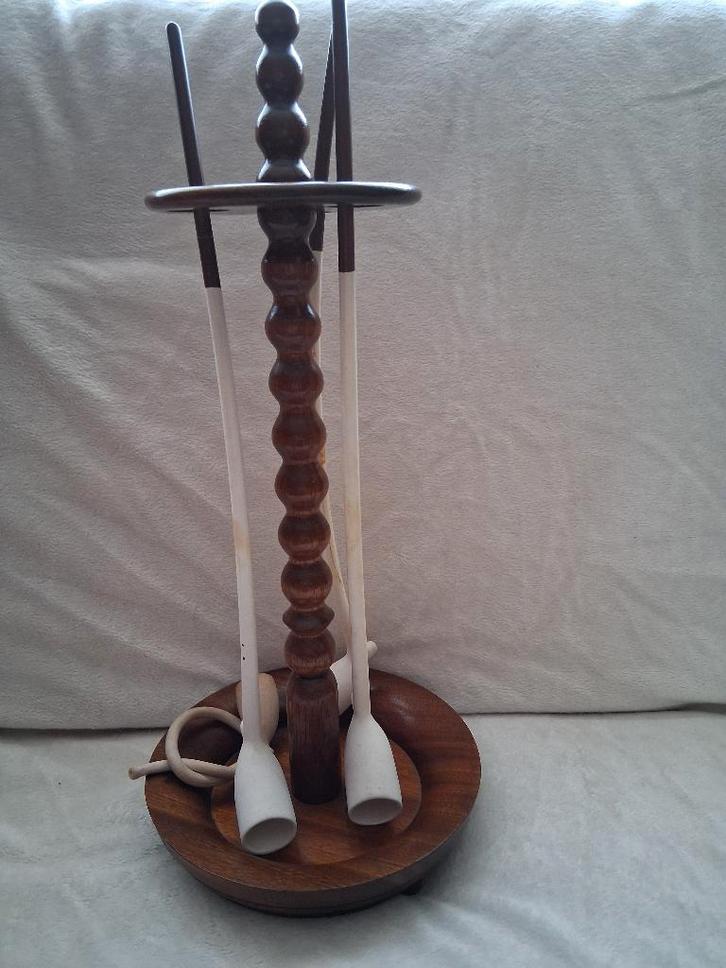Een Mahonie houten "Pijpenrek/houder"met 4 aardenwerk pijpen, Antiek en Kunst, Antiek | Woonaccessoires, Ophalen
