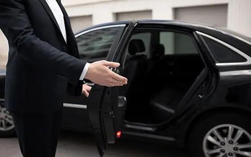 Taxi Den haag & omgeving naar Schiphol/RTA/Dusseldorf/EHV, Diensten en Vakmensen, Koeriers, Chauffeurs en Taxi's, Chauffeursdiensten