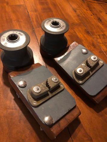 Klassieke boot onderdelen - Lieren en blokken beschikbaar voor biedingen