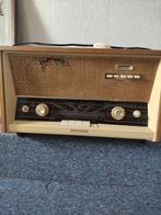 Oude radio speelt wel, Antiek en Kunst, Antiek | Tv's en Audio, Ophalen of Verzenden