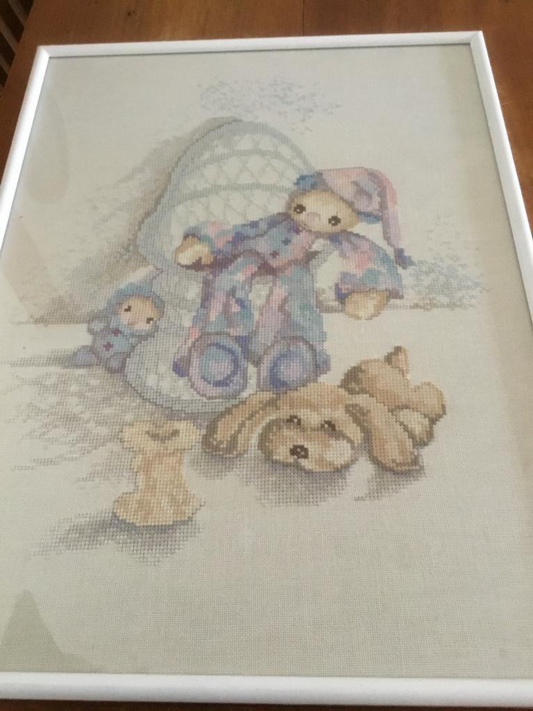 Twee borduurwerken: Clown en Rek met bloemen, Hobby en Vrije tijd, Borduren en Borduurmachines, Gebruikt, Borduurpakket, Handborduren