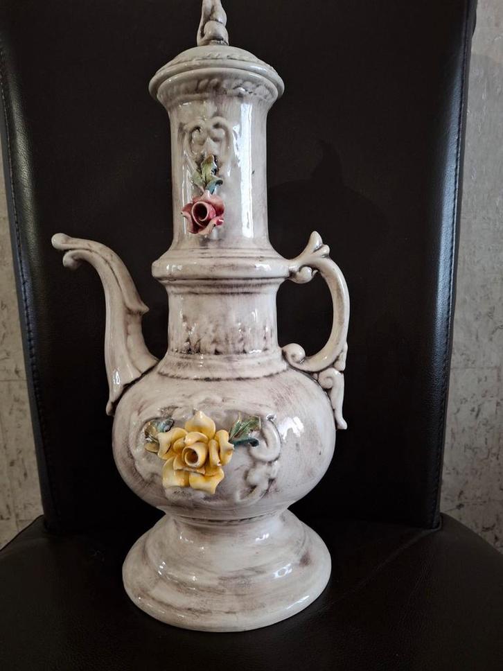 Sierkan met bloemmotief, Antiek en Kunst, Antiek | Keramiek en Aardewerk, Ophalen of Verzenden