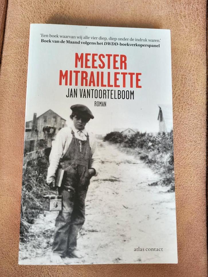 Meester Mitraillette - Jan Vantoortelboom, Boeken, Romans, Gelezen, België, Ophalen of Verzenden