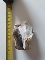 Paleolitische vuursteen 75mm, Verzamelen, Mineralen en Fossielen, Ophalen of Verzenden
