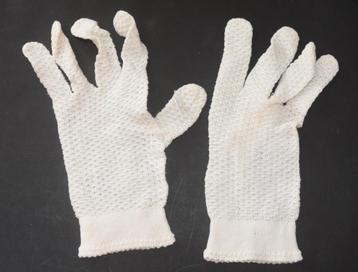 Antieke brocante korte handschoenen 50s beschikbaar voor biedingen