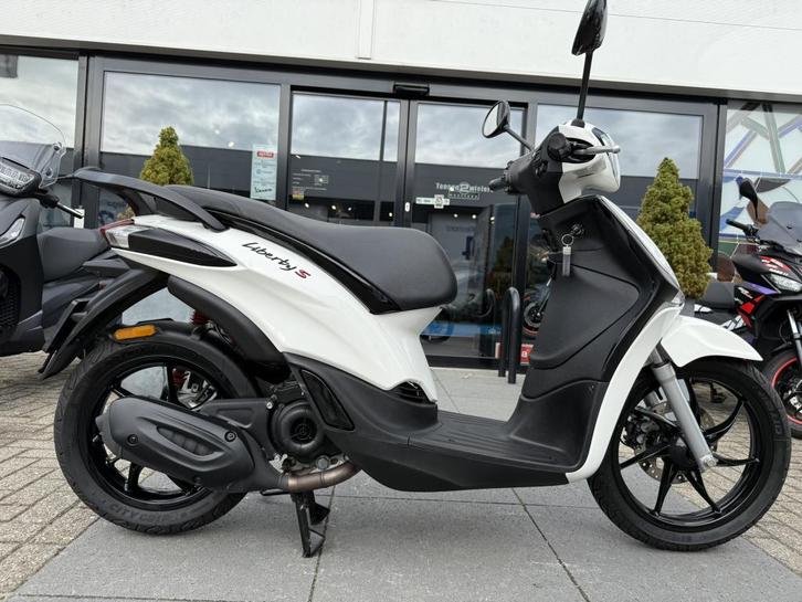 Piaggio Liberty S 45KM DEMO BTW, Fietsen en Brommers, Scooters | Piaggio, Zo goed als nieuw, Maximaal 45 km/u, Benzine, Ophalen of Verzenden