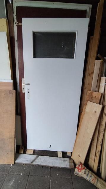 binnen deur -85*202cm beschikbaar voor biedingen