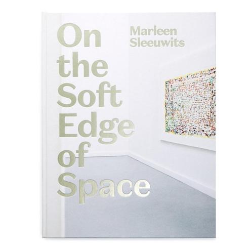 Marleen Sleeuwits  -  On The Soft Edge Of Space  (Hardcover/, Boeken, Kunst en Cultuur | Fotografie en Design, Zo goed als nieuw