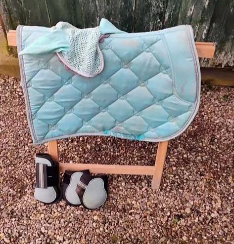 Verschillende setjes te koop, Dieren en Toebehoren, Paarden en Pony's | Dekens en Dekjes, Zo goed als nieuw, Ophalen of Verzenden