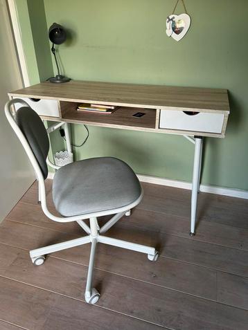 Leuk bureau whitewash voor tienerkamer. Met of zonder stoel beschikbaar voor biedingen