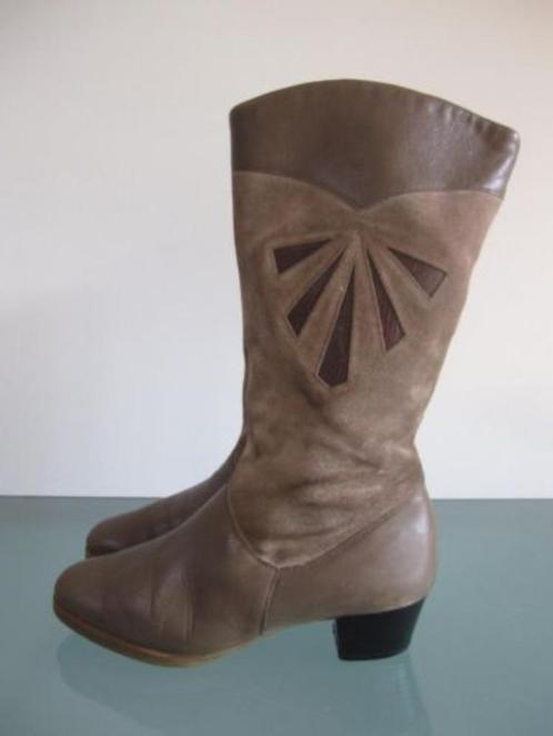 GRATIS VERZENDEN | sexy taupe bruine vintage laarzen 37.5, Kleding | Dames, Schoenen, Zo goed als nieuw, Hoge laarzen, Bruin, Verzenden