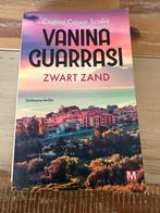 Vanina Guarrasi - Zwart Zand, Gelezen, Wereld overig, Ophalen of Verzenden, Christina Cassar Scalia