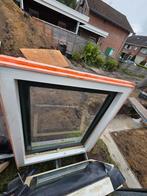 Hardhouten kozijn met uitzetraam enkel glas, Doe-het-zelf en Verbouw, Gebruikt, Raamkozijn, 75 tot 150 cm, Hout