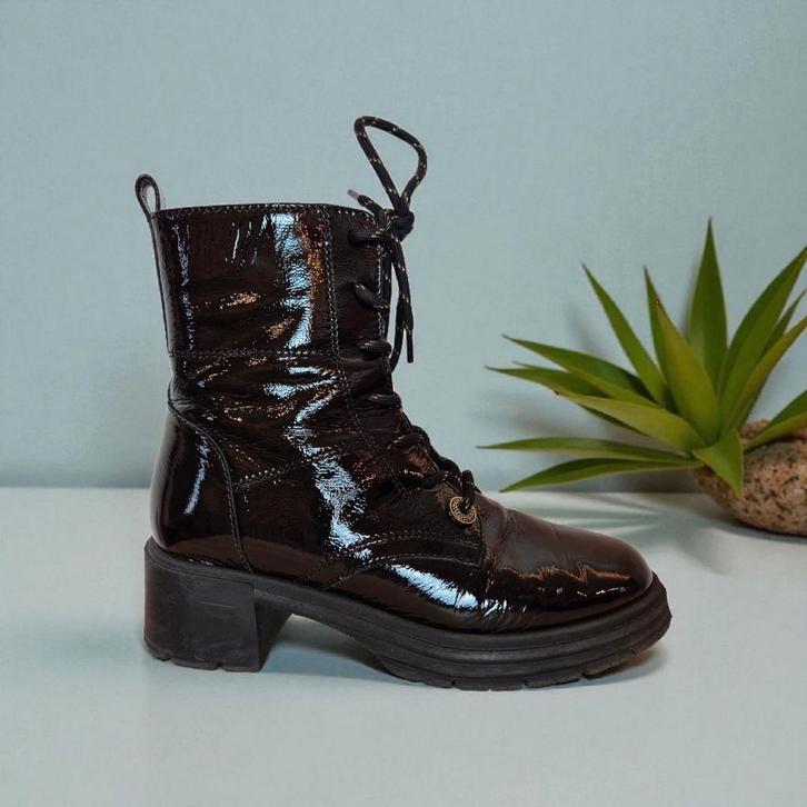 PIEDI NUDI zwarte lakleren enkel boots maat 39, Kleding | Dames, Schoenen, Zo goed als nieuw, Lage of Enkellaarzen, Zwart, Verzenden