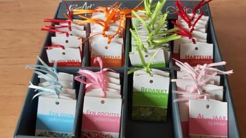 58 Bloemenkaartjes | kado kaartjes in doos beschikbaar voor biedingen