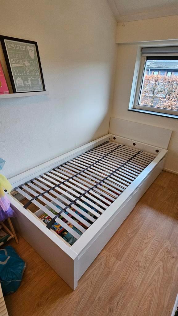 Ikea Malm bed 90x200 met lades inclusief lattenbodem, Huis en Inrichting, Slaapkamer | Bedden, Gebruikt, Eenpersoons, 90 cm, 200 cm