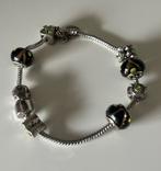 Zilverkleurige armband met bedels, Ophalen of Verzenden, Zo goed als nieuw, Zilver, Met bedels of kralen