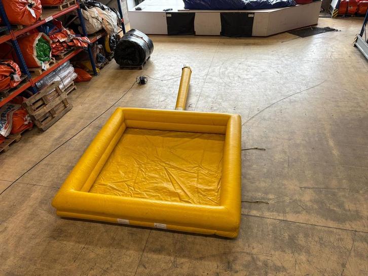 Opblaasbaar Ballenbad te koop, Kinderen en Baby's, Speelgoed | Buiten | Opblaasfiguren, Gebruikt, Ophalen