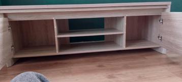 TV Meubel - Licht Hout beschikbaar voor biedingen