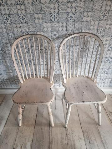 Set van 2 prachtige brocante houten Windsor Stoelen beschikbaar voor biedingen