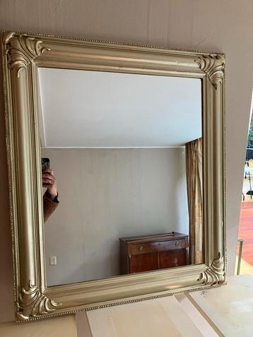 Gouden Spiegel - 64x75 cm beschikbaar voor biedingen