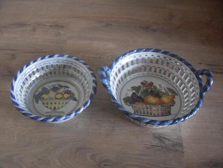 makkum fruitschaal + schaal 2 stuks, Antiek en Kunst, Antiek | Keramiek en Aardewerk, Ophalen of Verzenden