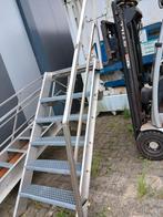 Trap 2zie foto, Doe-het-zelf en Verbouw, Ladders en Trappen, Ophalen of Verzenden, Zo goed als nieuw, Minder dan 2 meter