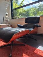 Iconische Vitra Eames Lounge Chair Met Ottoman – Palissander, Huis en Inrichting, Fauteuils, Ophalen, Zo goed als nieuw, 75 tot 100 cm