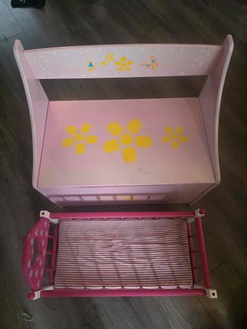 Gratis Speelgoedbankje met Poppenbedje
