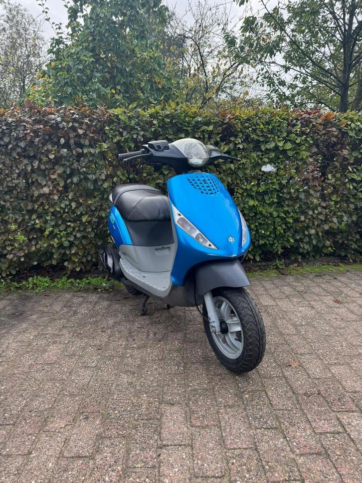 ⭐️Piaggio zip 2t 50cc origineel 11000 km⭐️, Fietsen en Brommers, Scooters | Piaggio, Zo goed als nieuw, Zip, Maximaal 45 km/u