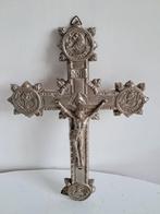 Antiek Kruisbeeld met Heiligen, Ophalen of Verzenden