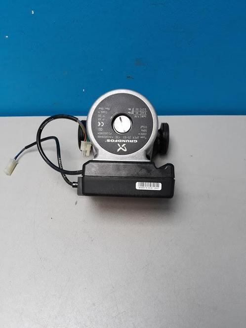 Cv pomp Remeha Quinta 28c Grundfos UPER25-60 130, Doe-het-zelf en Verbouw, Verwarming en Radiatoren, Gebruikt, Cv-ketel of Combi-ketel
