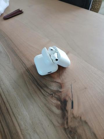 Airpod Case Hoesje A1602 2 stuks eerste en tweede generatie  beschikbaar voor biedingen