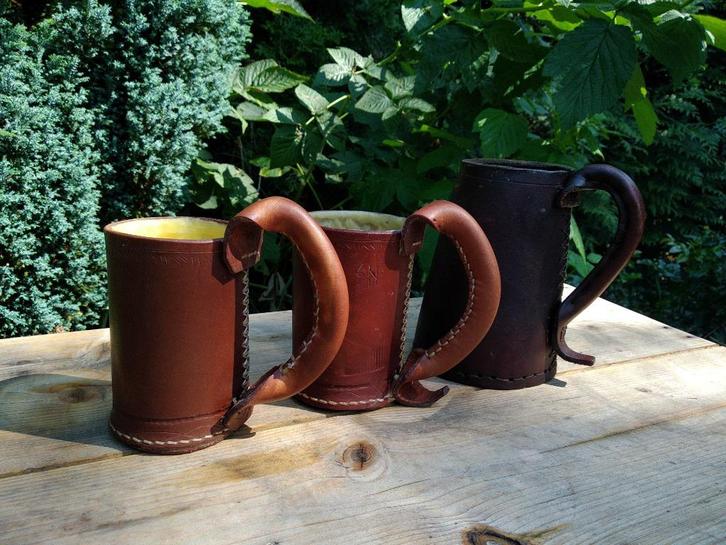 Leren mokken, Huis en Inrichting, Keuken | Servies, Nieuw, Kop(pen) en/of Schotel(s), Overige stijlen, Aardewerk, Ophalen of Verzenden